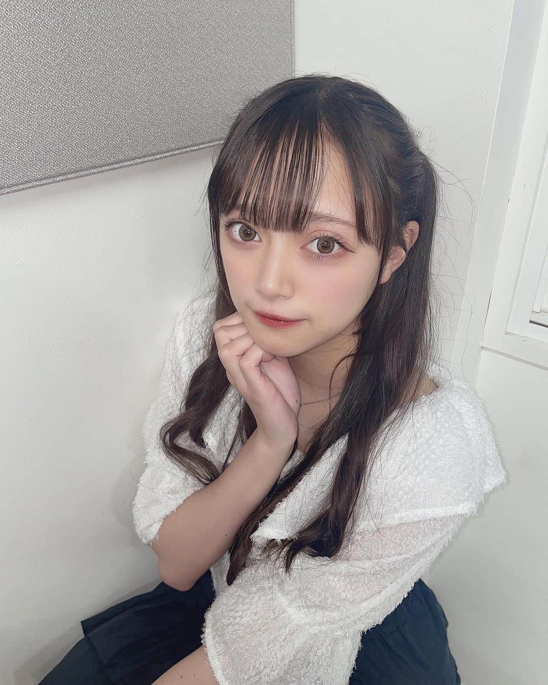 坂本理紗のインスタグラム：「夢以外でもいっしょにいさせて ・ ・ ・  #アイドル  #地下アイドル  #ハーフツイン  #モノトーンコーデ  #渋谷  #ハーフ  #ツインテール  #フレンチガーリー  #ガーリー  #ホワイトコーデ  #彼女感  #05」