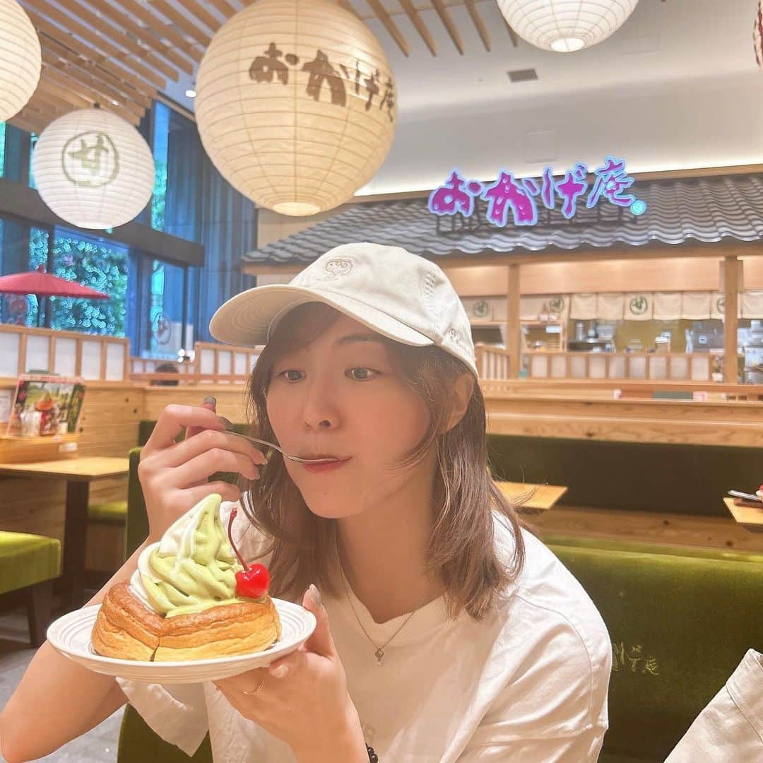 松井珠理奈さんのインスタグラム写真 - (松井珠理奈Instagram)「抹茶シロノワールでらうまい🤤 みんな大好きコメダ珈琲の姉妹店 💚おかげ庵💚 みんなも行ってみや〜🤭✨  抹茶好きお団子好きにはたまらん🍵🫶🏻🍡 きしめんも美味しいからいつも食べすぎちゃうの😂 いっぱい動いていっぱい食べていっぱい寝て回復です🥺❤️  #愛知  #名古屋  #栄  #地元  #名古屋カフェ  #名古屋グルメ  #おかげ庵  #喫茶店  #シロノワール  #コメダ珈琲  #モーニング  #抹茶  #抹茶スイーツ  #和菓子  #団子  #きしめん  #愛知観光  #名古屋観光 #名古屋飯」8月22日 20時57分 - jurinamatsui3