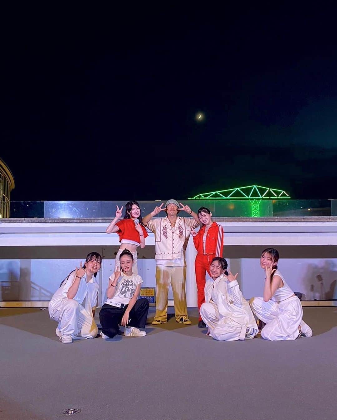久保玲奈さんのインスタグラム写真 - (久保玲奈Instagram)「🌞DANCE ISLAND🌴⁣ 幸せ溢れる1日でした🥺✨ ⁣ Prizmmy☆の頃から応援してくださっている方が⁣ たくさん駆けつけてくださりました……😭✨⁣ ステージに立った瞬間ファンの皆様の顔がしっかり見えて⁣ ここだけの話パフォーマンスしながら涙を堪えていました😂⁣ ⁣ Prizmmy☆卒業から6年経った今でも⁣ こうして会いに来てくださり⁣ 感謝という言葉だけでは到底足りず、⁣ なんとお礼したらいいのか……⁣ 本当に本当にありがとうございました。⁣ 皆さんのおかげでスペシャルな日になりました🥺✨⁣ ⁣ 昨日 約6年振りに皆さんにお会いすることができて⁣ 小さかった子が私より背が高くなっていたり、⁣ 学生だった子が成人を迎えていたり、⁣ お子さんを連れて会いに来てくださったり、⁣ 当時のグッズを持って来てくださったり、⁣ この日のために遠くから足を運んでくださったり、⁣ お仕事をお休みして会いに来てくださったり……⁣ 本当に胸がいっぱいで⁣ 昨日は1日中幸せを噛み締めていました。⁣ いつまで経ってもPri☆Crewの皆さんはあたたかくて⁣ 私の宝物です💎⁣ ⁣ 暑い中 本当にありがとうございました!⁣ たくさん水分取って、お身体にはお気をつけてください!⁣ 必ずまた会いましょう~🤟🏻⭐️⁣ ⁣ ━━━━━━━━━━━━━━━⁣ ⁣ @kato55hide さん⁣ 今回は最高なイベントにお誘いいただき、⁣ 素敵な機会をくださり本当にありがとうございました🥹❤️‍🔥⁣ これからもついていきます‼️⁣ ⁣ @miakusakabe_official  今回は出演してくれて本当にありがとう😙🩵⁣ 久々に一緒にステージに立ってパフォーマンスできて⁣ 夢のような時間だったなぁ~🥺✨⁣ ⁣ @mckensaku さん⁣ お忙しい中わざわざ会場まで来てくださり、⁣ 差し入れまで本当にありがとうございました😭✨⁣ KENSAKUさんのような人になりたいな~と改めて💭⁣ そして娘さんも本当に素敵で親子でリスペクトです🥺✨ ⁣ ダンサーとして出演してくれた4人も⁣ ありがとうございました🫶🏻❤️」8月22日 21時08分 - reina_kubo_official