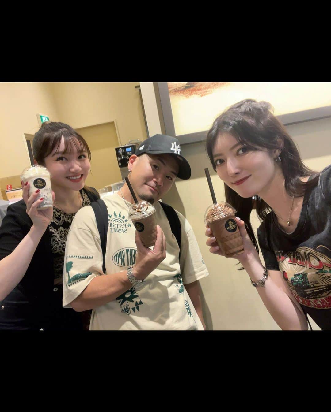 久保玲奈さんのインスタグラム写真 - (久保玲奈Instagram)「🌞DANCE ISLAND🌴⁣ 幸せ溢れる1日でした🥺✨ ⁣ Prizmmy☆の頃から応援してくださっている方が⁣ たくさん駆けつけてくださりました……😭✨⁣ ステージに立った瞬間ファンの皆様の顔がしっかり見えて⁣ ここだけの話パフォーマンスしながら涙を堪えていました😂⁣ ⁣ Prizmmy☆卒業から6年経った今でも⁣ こうして会いに来てくださり⁣ 感謝という言葉だけでは到底足りず、⁣ なんとお礼したらいいのか……⁣ 本当に本当にありがとうございました。⁣ 皆さんのおかげでスペシャルな日になりました🥺✨⁣ ⁣ 昨日 約6年振りに皆さんにお会いすることができて⁣ 小さかった子が私より背が高くなっていたり、⁣ 学生だった子が成人を迎えていたり、⁣ お子さんを連れて会いに来てくださったり、⁣ 当時のグッズを持って来てくださったり、⁣ この日のために遠くから足を運んでくださったり、⁣ お仕事をお休みして会いに来てくださったり……⁣ 本当に胸がいっぱいで⁣ 昨日は1日中幸せを噛み締めていました。⁣ いつまで経ってもPri☆Crewの皆さんはあたたかくて⁣ 私の宝物です💎⁣ ⁣ 暑い中 本当にありがとうございました!⁣ たくさん水分取って、お身体にはお気をつけてください!⁣ 必ずまた会いましょう~🤟🏻⭐️⁣ ⁣ ━━━━━━━━━━━━━━━⁣ ⁣ @kato55hide さん⁣ 今回は最高なイベントにお誘いいただき、⁣ 素敵な機会をくださり本当にありがとうございました🥹❤️‍🔥⁣ これからもついていきます‼️⁣ ⁣ @miakusakabe_official  今回は出演してくれて本当にありがとう😙🩵⁣ 久々に一緒にステージに立ってパフォーマンスできて⁣ 夢のような時間だったなぁ~🥺✨⁣ ⁣ @mckensaku さん⁣ お忙しい中わざわざ会場まで来てくださり、⁣ 差し入れまで本当にありがとうございました😭✨⁣ KENSAKUさんのような人になりたいな~と改めて💭⁣ そして娘さんも本当に素敵で親子でリスペクトです🥺✨ ⁣ ダンサーとして出演してくれた4人も⁣ ありがとうございました🫶🏻❤️」8月22日 21時08分 - reina_kubo_official