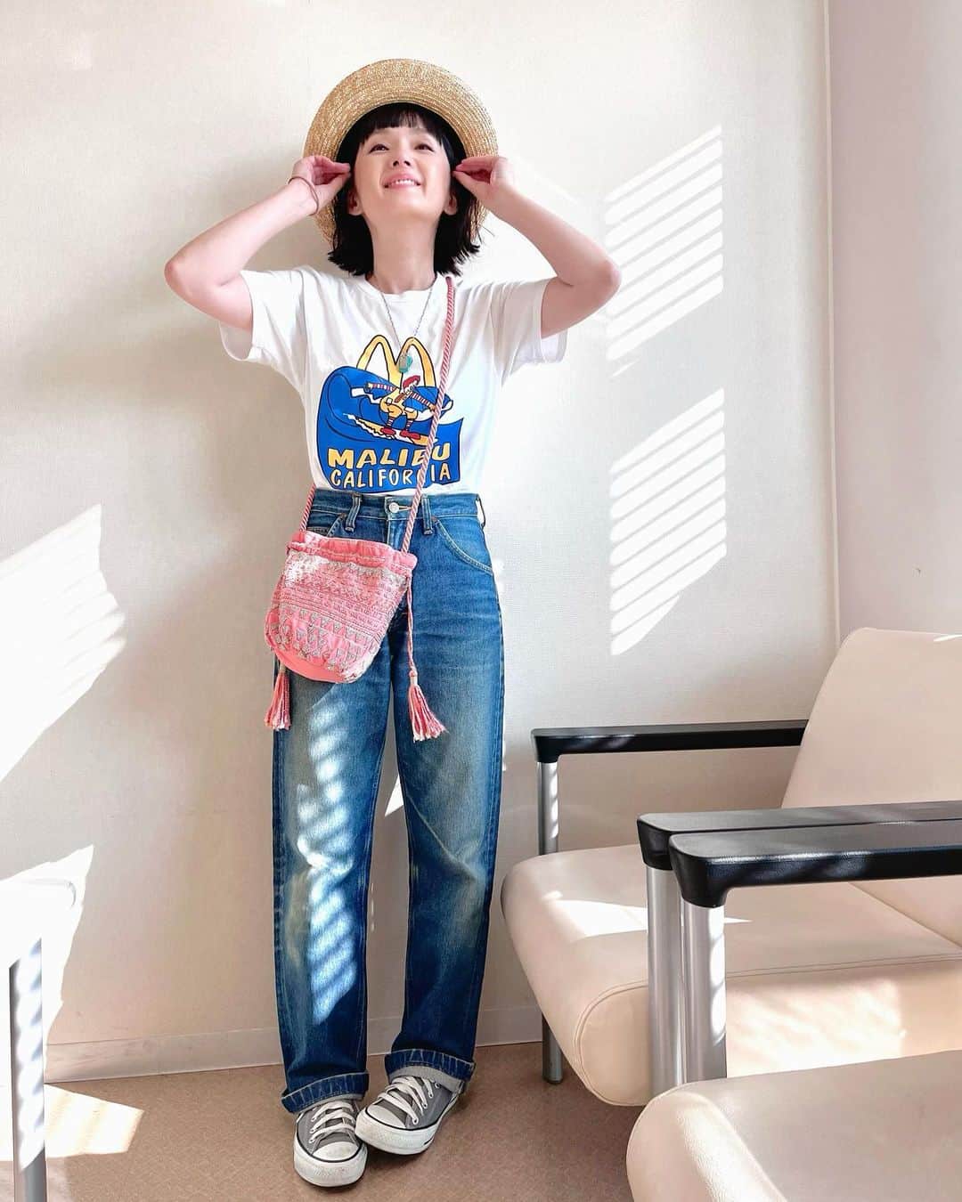 千秋のインスタグラム：「TシャツをINするだけでイマドキ。 それがわたし達には難しい🥹 賛同できる？😆 #私服」