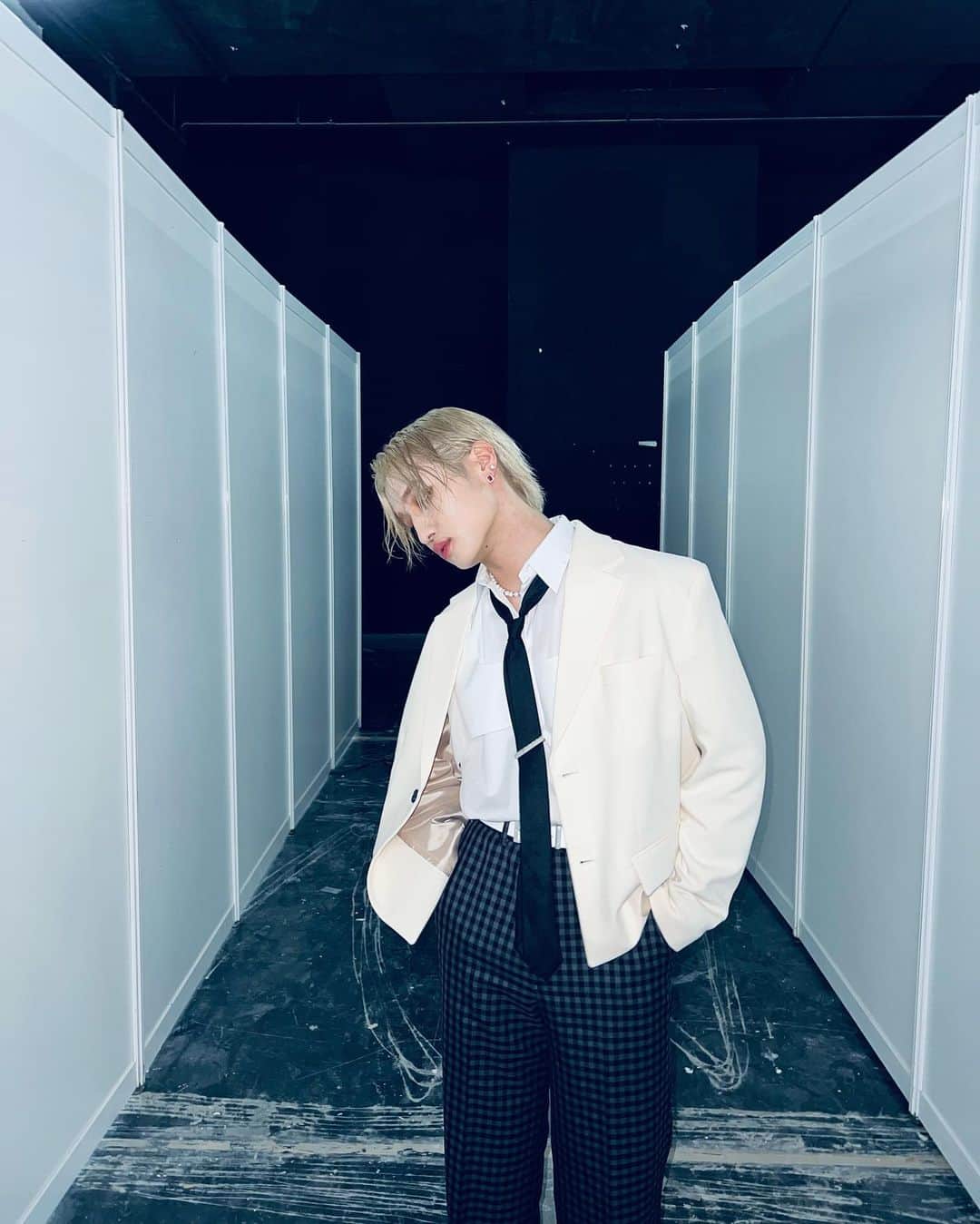 のインスタグラム：「🤍🖤🤍🖤」