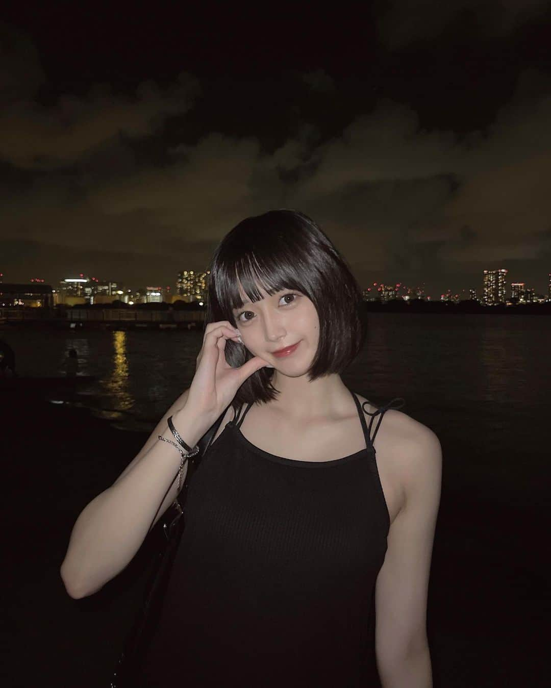 益田珠希のインスタグラム：「夜の海お散歩したい ☾⋆.·   #アイドル  #idol  #お台場」