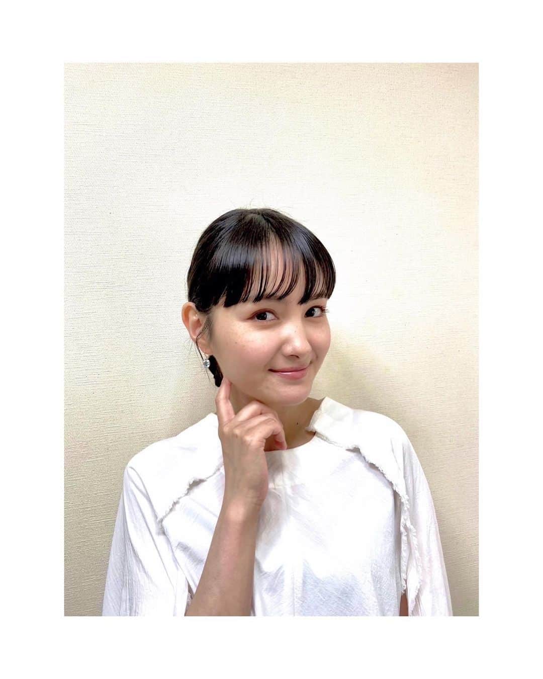 葵わかなのインスタグラム：「． フジテレビ「関ジャニ∞のあとはご自由に」  昨日、8月21日放送の回に、先週に引き続きお邪魔しました！  前回のアドリブドラマを含めて、お芝居についてなど色々お話しさせていただきました…！  役作りとか、演じることについて自分の考えをお話しする機会ってなかったので、撮影の時も緊張しがら進みましたが、どんな雰囲気になっているか…  放送すぎてのお知らせになってしまいましたが、私もこのあと観ます🥹 よければぜひご覧ください〜！  https://tver.jp/lp/episodes/epespf0a6e  👗 @divkanet @dressunreve 💍 @mariha_ official 👠 @lunique_official_  #ANASTASIA」