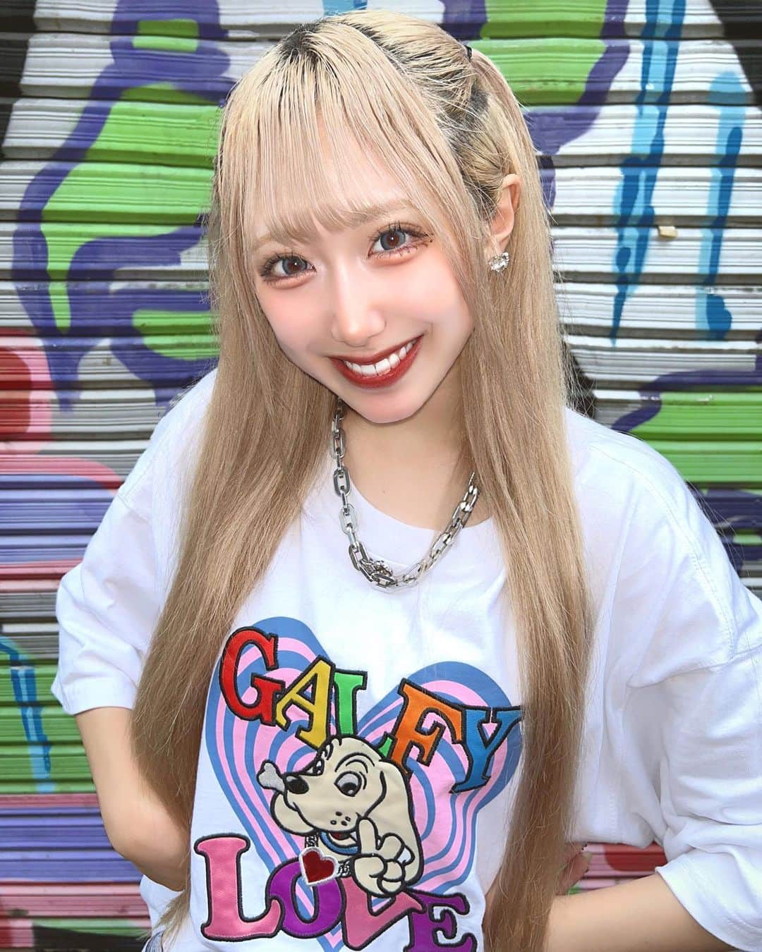 椎名栞のインスタグラム：「🐶💖 . . . . . #galfy  #instafashion  #fashion  #shibuya  #🐶 #💖」