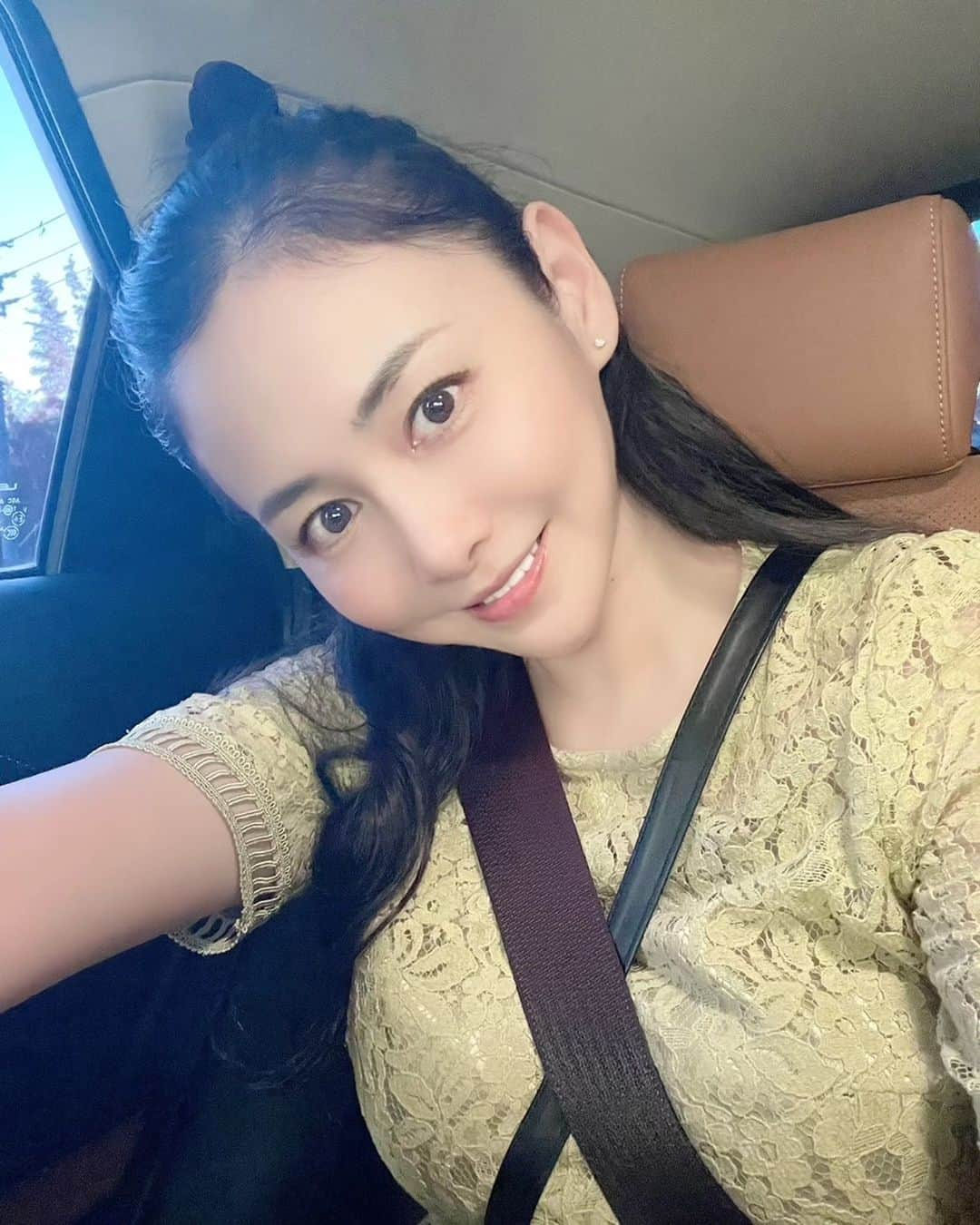 杉原杏璃のインスタグラム：「車ってやっぱり難しい。  いつになったら運転上手くなるのやら....  一生、縦列できない気がする💦　 せっかくの車が🚗...一生助手席または後部座席な気がする🥲  直近のイベントは 　🟡資産運用EXPO 関西　in大阪  私の登壇は 9/3(日) ⏰13:10〜14:00 です！ 場所は⇨@インテックス大阪  来年からスタートする新NISA活用法についてのお話になります💡 フリーアナウンサーの青木源太さんと講演します☺️ ⬇︎ ※参加無料イベントです　 セミナー申込みURLはこちら 私のセミナーのところを選択してお申込みページへ進んでください⬇︎⬇︎ https://biz.q-pass.jp/f/7399/amek23/seminar_register#seminar58317  #杉原杏璃 #sugiharaanri #anrisugihara #Japanese#girl #グラビア #グラドル#glamor #gravure #hot #asian #資産運用 #株式投資 #資産運用EXPO関西 #インテックス大阪 #新NISA #無料セミナー #9月3日 #運転」