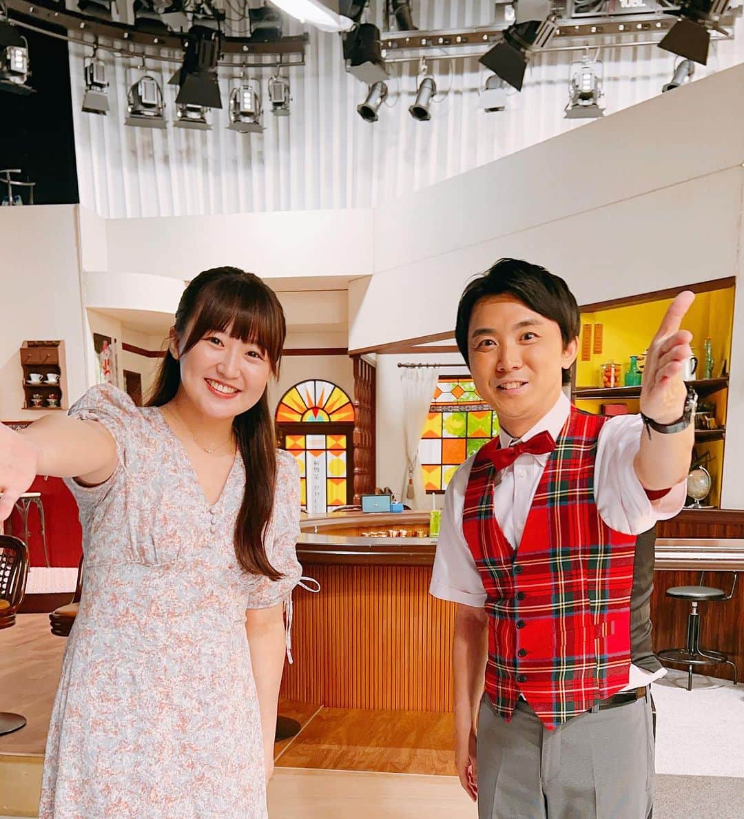 山本隆弥のインスタグラム：「･･･ 大阪ほんわかテレビのロケで ご一緒して以来1年ぶりの再会でした！ 情報喫茶店リポーターとして大活躍、上野貴穂さん。 収録の見学に来られました！  #上野貴穂 #大阪ほんわかテレビ #ほんわか  #ytv」