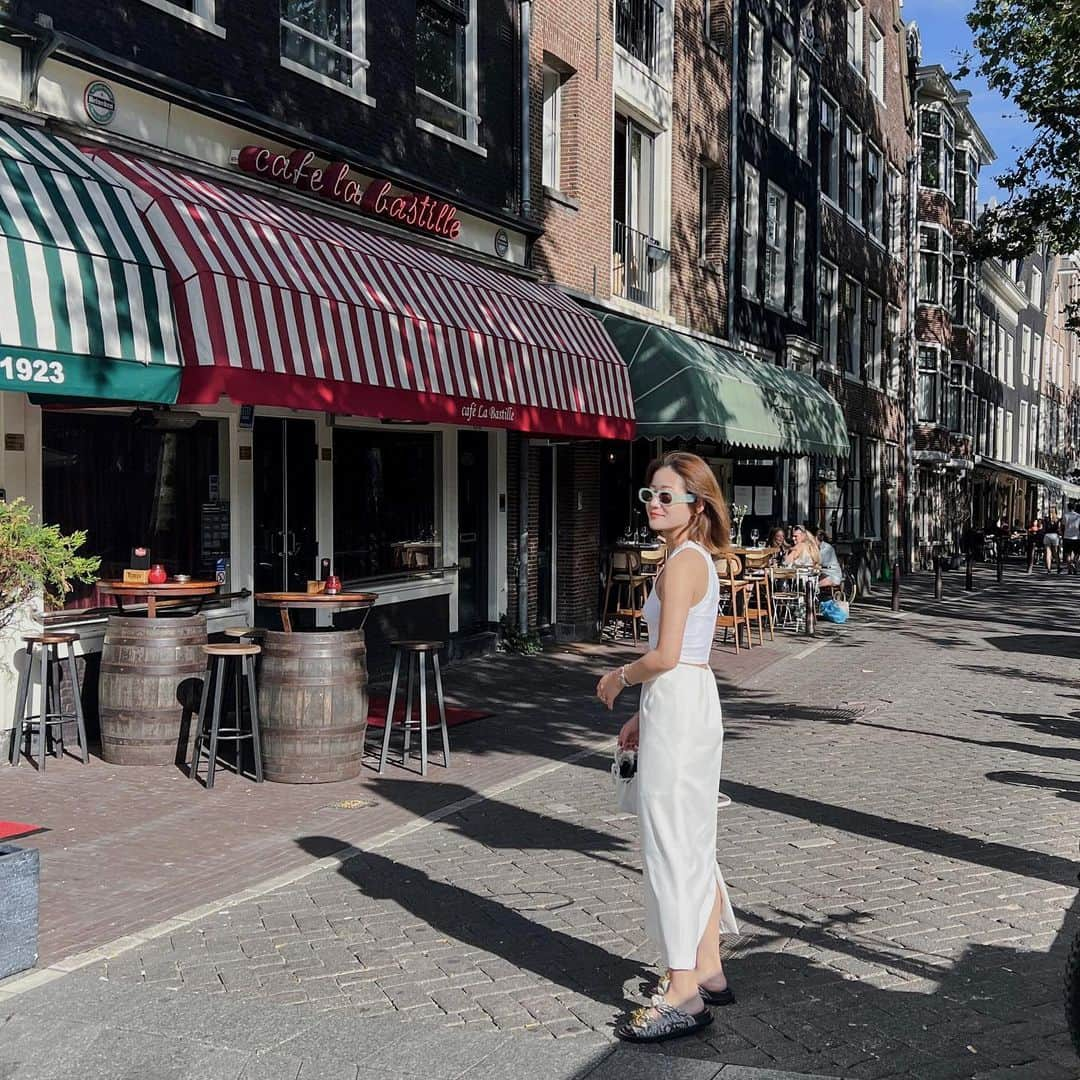 naho_7さんのインスタグラム写真 - (naho_7Instagram)「. Last weekend, enjoyed good Italian and sunshine at @ceppis.trattoria 🍷🍝🌿⛱️  過言ではなく約1カ月ぶりの快晴 気温も25℃くらいあって気持ち良すぎた日 太陽を求めて気になってたイタリアンへ🍝  こんなにあったかくなる日 もう今年はなさそうで悲しい〜🥲  #dailyfashionideas #casualchicstyle #minimalaesthetics #minimalmoodboard #minimalstyledaily #citylook #amsterdamlife #amsterdamrestaurant #amsterdamcafe #amsterdambar #onmytabletoday #オランダレストラン #アムステルダムレストラン #オランダカフェ #アムステルダムカフェ #海外カフェ #今日のふく#海外ガール #シンプルスタイル #オランダ生活 #海外生活 #ヨーロッパ生活 #ヨーロッパ暮らし」8月22日 21時31分 - naho_7