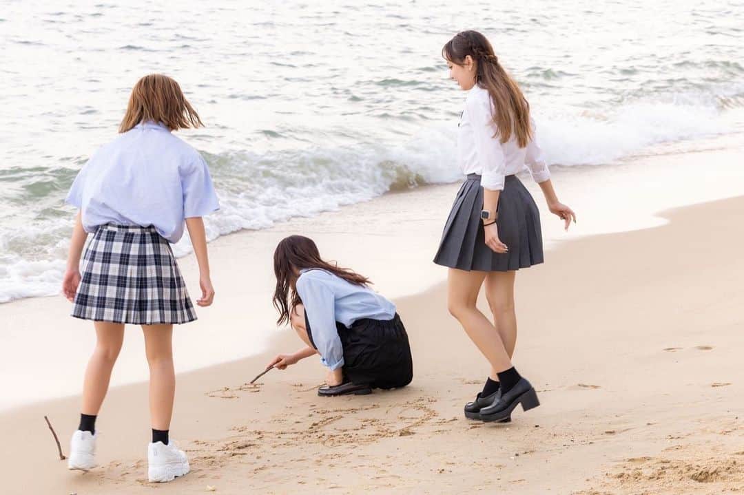 のインスタグラム：「. 今日、好きになりました。夏休み編2023最終話ありがとうございました！！  はなみちくんへ 2日目から話すようになって、そこからツーショとかでたくさんお話できて楽しかったです！ いつも明るくてニコニコしてて話しやすいはなみちくんを好きになれてとっても幸せでした！ありがとう⭐️🖤 次の旅も頑張ってね！👊🏼👊🏼❤️‍🔥  結果は残念でしたが、このメンバーで最高の旅ができたのでとっても幸せです！！ みんなとおると終始笑いが止まらん😹 しかもこの旅は男女関係なくみんな仲良いけんたくさん思い出作れたっ！ 夏休み編メンバーありがとう😭❤️ みんなともっとたくさん写真撮ればよかった！！   #今日好き  #今日好きになりました  #夏休み編2023  #06  #jk  #sjk  #吉田羽花」