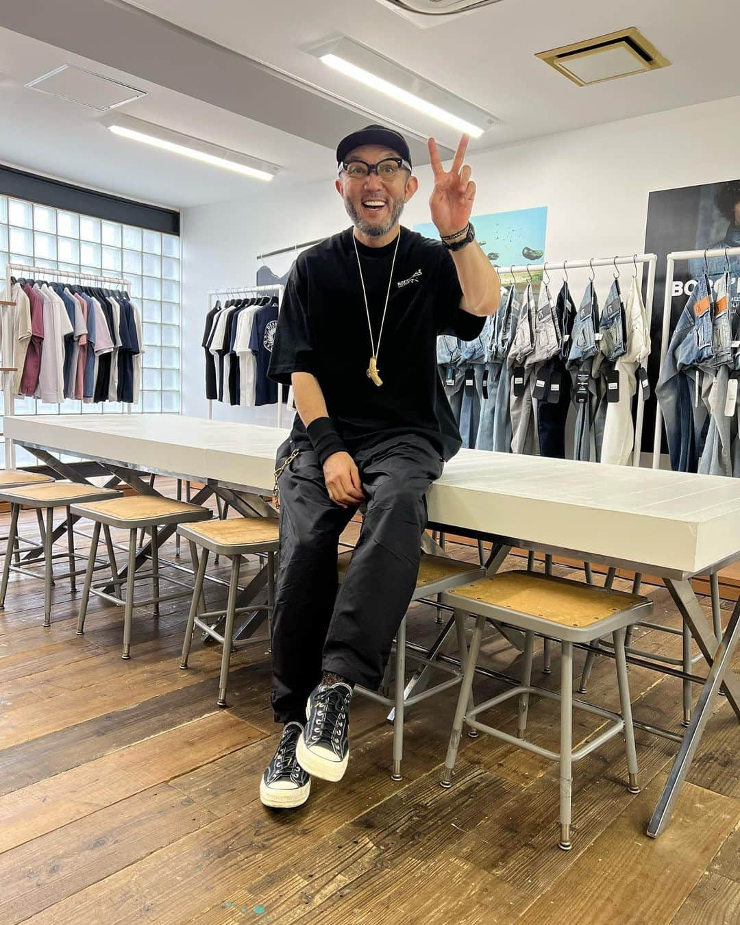 denham_japanさんのインスタグラム写真 - (denham_japanInstagram)「久々全身黒。 #black#denham#ナカメマン#バルーンパンツ」8月23日 7時02分 - denham_japan_by_aki_negishi