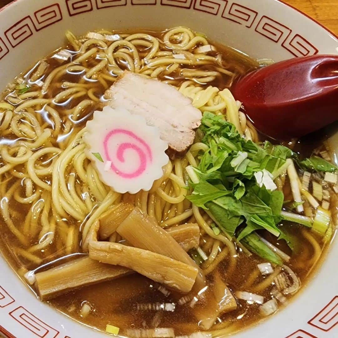 野田幸宏のインスタグラム：「シンプルラーメン #中華そば  #西新宿  #ラーメン」