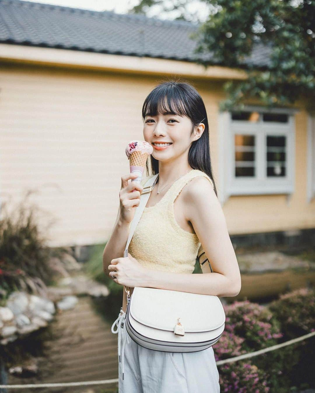 Dewi Chienのインスタグラム：「🍦情人節快樂：  今天一樣在忙碌中度過，原本跟先生約好晚點來開瓶酒配宵夜的，結果突然都重感冒⋯計畫趕不上變化！看來只好早點洗洗睡了😆good night 💤   #七夕情人節 #你們今天都怎麼過 #說來給我羨慕一下 #來」