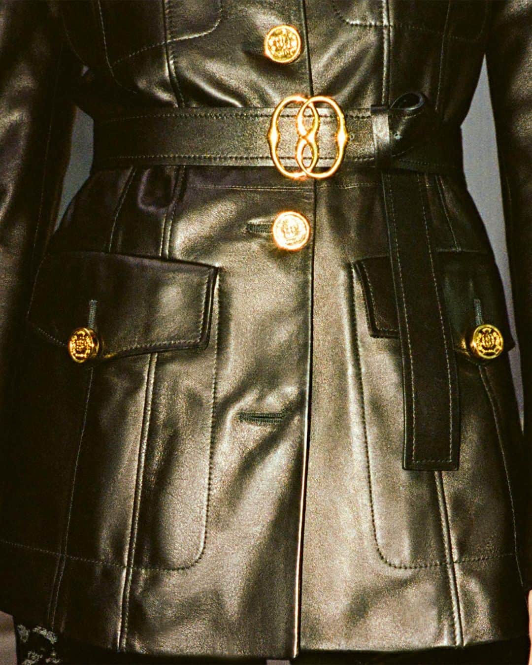 バリーのインスタグラム：「LEATHER ON LEATHER   #Bally」
