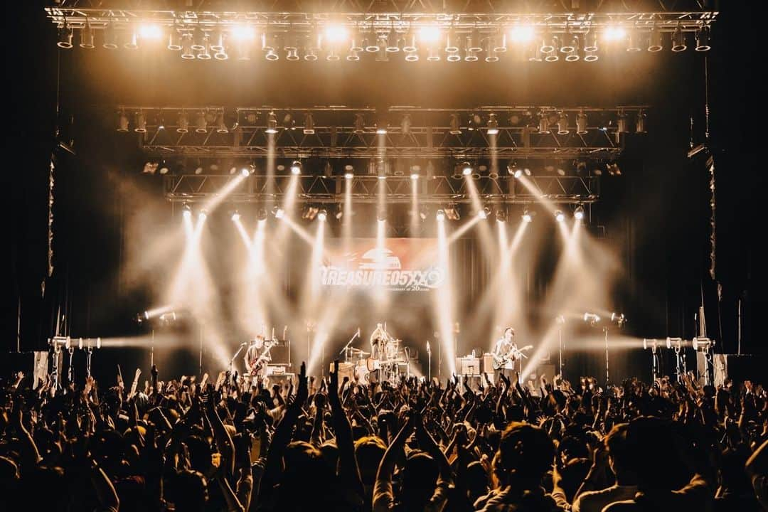 the shes goneのインスタグラム：「「TREASURE05X 2023 20th Anniversary～THEATER OF ENVY～」 2023年8月22日(木)  at Zepp Nagoya  ライブハウス編のトリを任せて頂きました🙌 最後まで残ってくれたみんなもありがとう！  新曲もライブ初披露でした！ リリースお楽しみに🎧  マサキ  Photo by @yusuke_mphoto    #TREASURE05X」