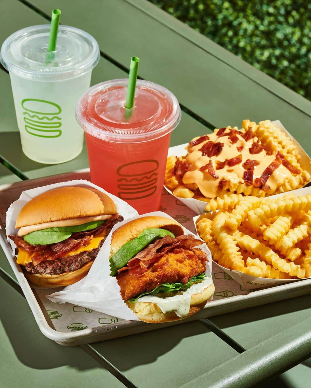 SHAKE SHACKのインスタグラム：「‼️ Consuming Avocado Bacon items may cause extreme happiness.」