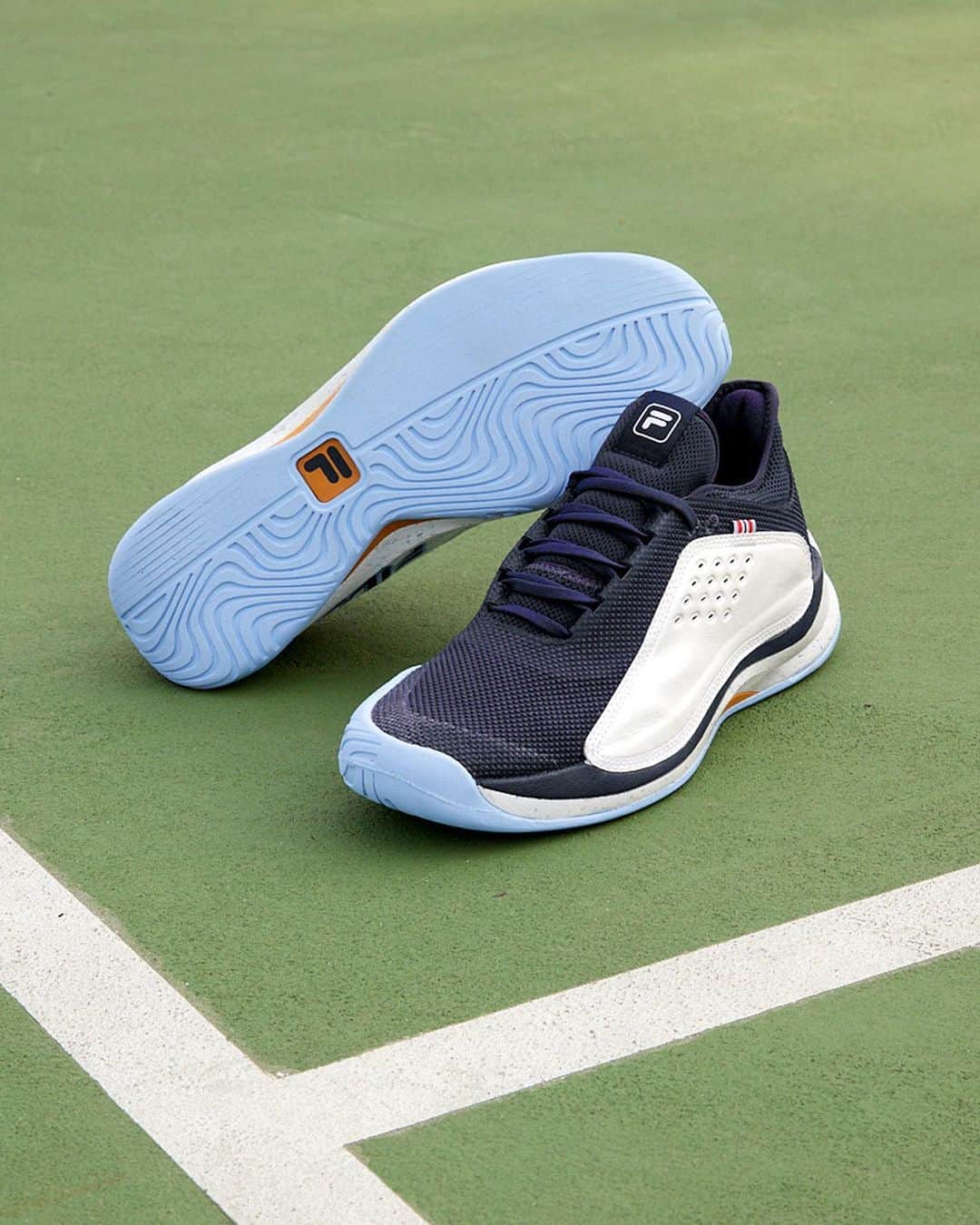 カロリナ・プリスコバさんのインスタグラム写真 - (カロリナ・プリスコバInstagram)「The modern game has been elevated. FILA’s Mondo Forza is here for it.   FILA’s newest performance tennis shoe is available now at the link in our bio.   #filatennis」8月23日 0時33分 - filatennis
