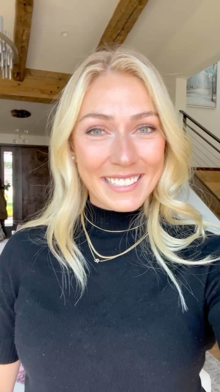 ミカエラ・シフリンのインスタグラム：「Big tennis fan here and HUGE @iga.swiatek fan!! 🤩🤩She’s a true global ambassador, inspiring in both sport and life. Proud to call her a friend and so pumped to welcome Iga to Team @visa_us! 🤗 #TeamVisa #VisaAmbassador」