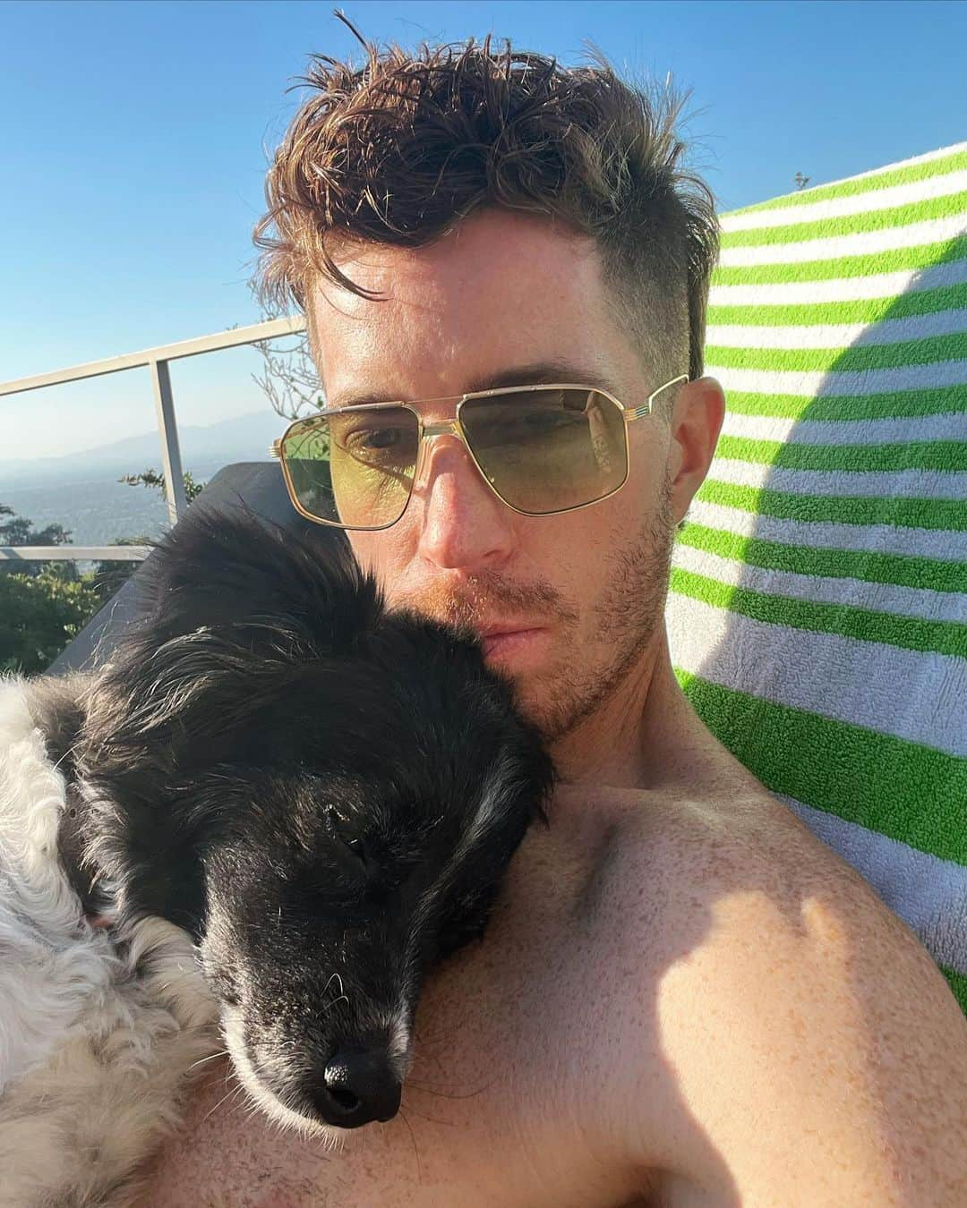 ショーン・ホワイトさんのインスタグラム写真 - (ショーン・ホワイトInstagram)「And they called it, puppy louuuuuvvve 😍🥰」8月23日 1時23分 - shaunwhite