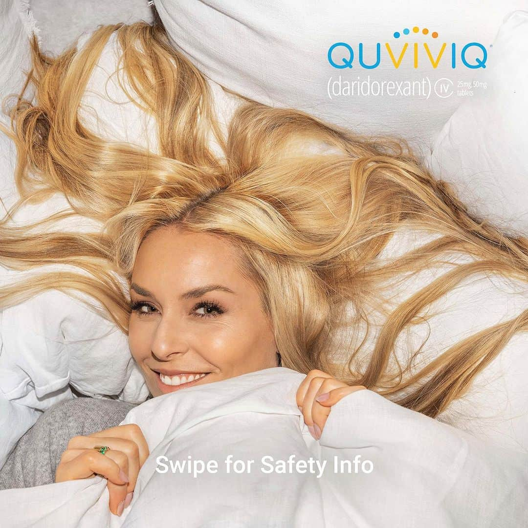 リンゼイ・ボンのインスタグラム：「Looking ahead to a big day of interviews and feeling ready. Thankful for consistently better sleep with once-nightly @quviviq . #QUVIVIQpartner #insomnia #ad   QUVIVIQ is a prescription medicine for adults like me who have trouble falling or staying asleep (insomnia). Individual results may vary. Do not take if you fall asleep often at unexpected times (narcolepsy). Swipe for additional safety info and see link in bio for Med Guide @quviviq」