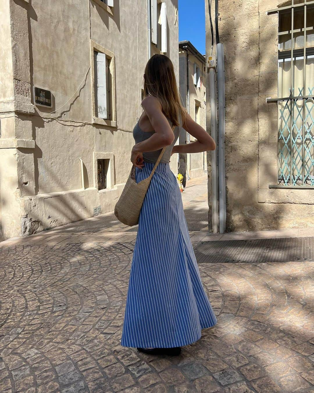 ルイーズさんのインスタグラム写真 - (ルイーズInstagram)「Back in the south, living in my long skirt era 💃🏼」8月24日 16時44分 - louisegovilas