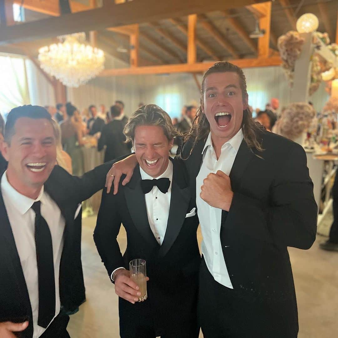 BROOKE EVERSさんのインスタグラム写真 - (BROOKE EVERSInstagram)「An unforgettable weekend celebrating the wedding of our legendary mates @ryanphughes + @devonguinther wow wee is all I can say! That was breathtaking! Love you guys!」8月23日 2時37分 - brookeevers