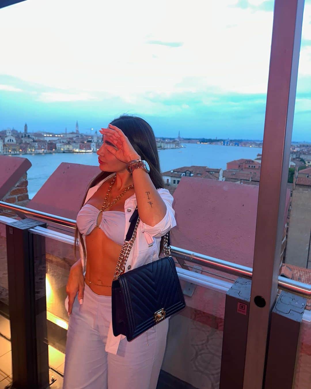 KaThE ArOcAさんのインスタグラム写真 - (KaThE ArOcAInstagram)「Bella venezia 🛶  #venezia #italytravel #italiy #happylife #hotelhiltonmolinostuckyvenice」8月23日 8時31分 - kathearoca
