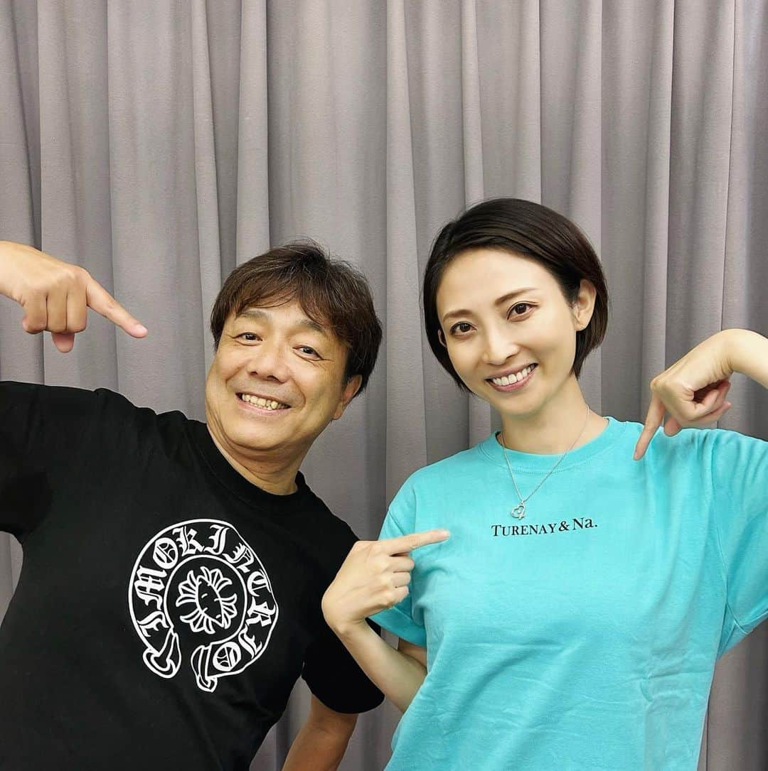 福田ゆみさんのインスタグラム写真 - (福田ゆみInstagram)「長江さんがTシャツくれました✨ 憧れの○iffany&Co. よく見ると…TURENAY&Na.笑 面白い先輩で稽古場も明るくなります🤣  お稽古も残り僅か。 集中して精度を上げていきたいです。 本日も行ってきます。  大森カンパニープロデュース 更地19 「更地に、イモ欽」 台本提供/ 故林広志 脚本/構成/演出 大森博  【日程】 2023年8月29日(火)∼9月3日(日) 8月29日(火) 19:00 8月30日(水) 14:00  19:00 8月31 日(木) 19:00 9月1日 (金)  14:00  19:00 9月2日（土）14:00 18:30 9月3日（日）14:00  【会場】 下北沢　小劇場B1 〒155-0031 東京都世田谷区北沢2-8-18 北沢タウンホール地下1階  【出演】 山口良一  西山浩司  長江健次  大森ヒロシ  かんのひとみ  本間剛  福田ユミ  依里  劇場でお待ちしてます☺️ ↓ https://ticket.corich.jp/apply/261422/007/  #更地  #イモ欽  #長江健次 #福田ユミ」8月23日 8時37分 - yumifukuda0511