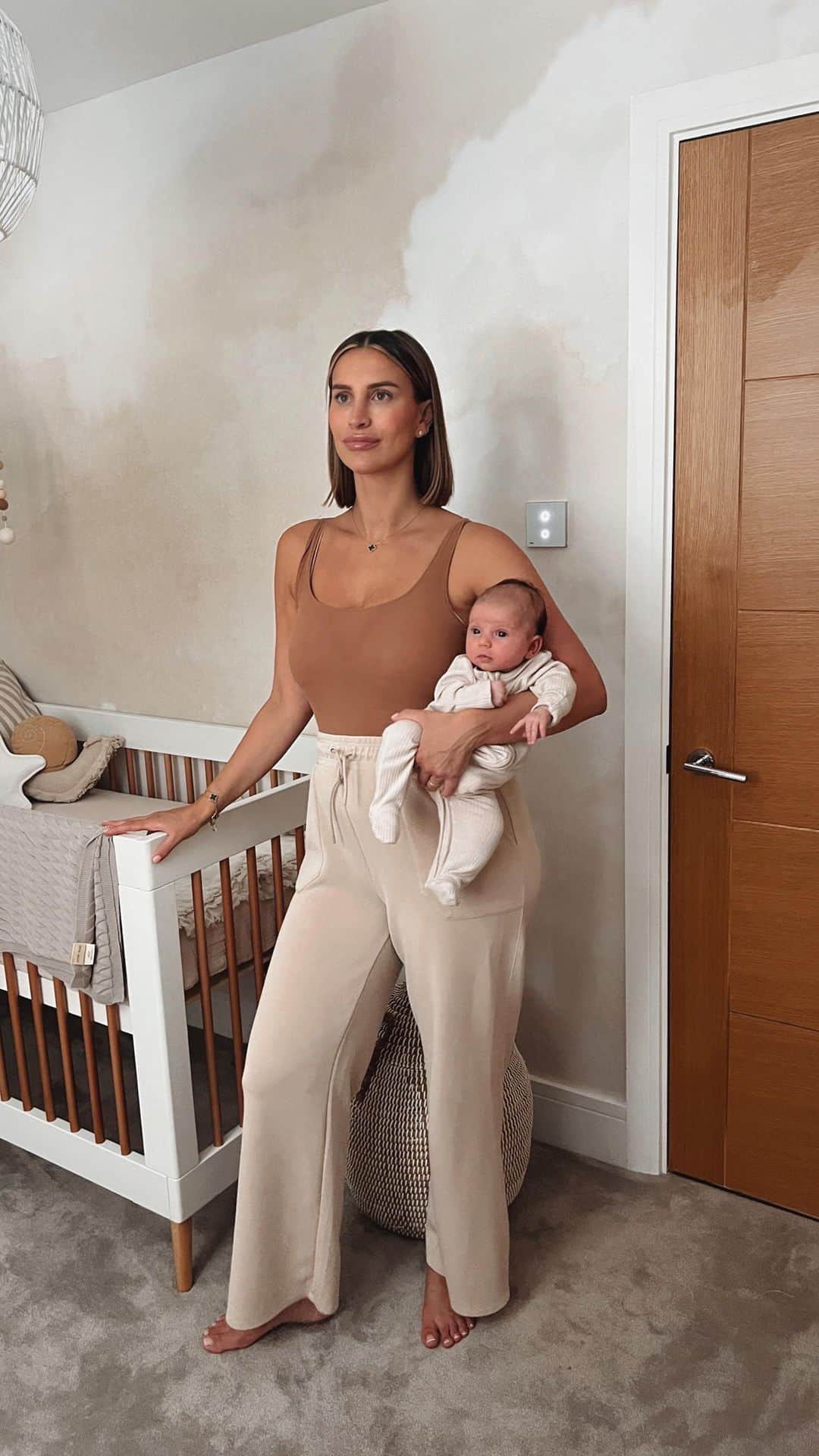 ファーン・マッキャンのインスタグラム：「Nursery Reveal... 💫  We absolutely love Finty’s new wallpaper for her nursery! (The Early Light mural in neutral) From I Love Wallpaper... adding to the tranquil atmosphere that we aimed to create in this special space.   I love Wallpaper, have a huge selection of affordable designs especially for nurseries & children’s rooms. I really can’t recommend them enough. The perfect finish to our sacred space. 🫶🏻  http://ilovewallpaper.co.uk/ @ilovewallpaper.co.uk  #nursery #neutralnursery #ad」