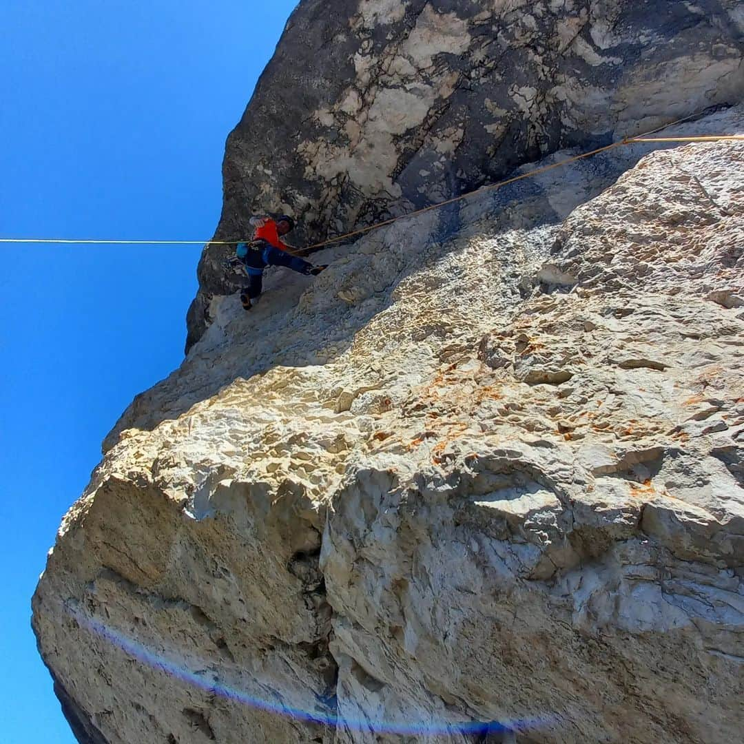 イェルネイ・クルーダーさんのインスタグラム写真 - (イェルネイ・クルーダーInstagram)「From Swiss granite to slovenian choss 🙃. When I was still in Switzerland, I managed to flash few boulder lines up to 8a. I guess I've had enough of good rock, that's why I decided to go back to my biggest nightmare - Triglav North face. Together with @bor_levicnik  we climbed "Korenina", in one day push. We spent 22 hours awake, 17 hours on the wall - I was physically and mentally destroyed. But when I got my energy back, I convinced @bizjakjakob to join me in attack of a fresh, new, steep route from @lindicluka , "Nevidna preobrazba" in Ajdovska deklica. We both managed to send the route (both leading the hardest pitch), although I was pretty much leading the rest of the pitches to the top. The route is worth trying. The higher you get, the better the climb, although it gets easier with every pitch. I believe the hard pitch stands at around 8a+, continuing with 2 7c's, an 7a+, 6b+ and 6a. Protection felt super good, but probably because in Korenina, we only had 10 pitons in 1000 meters of climbing 🤪.  @ocun.climbing @scarpaspa」8月23日 4時03分 - kruderjernej