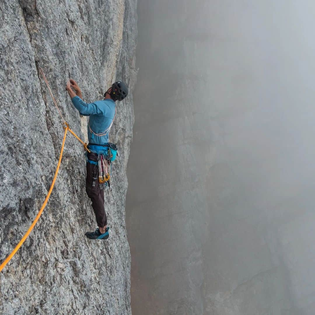 イェルネイ・クルーダーさんのインスタグラム写真 - (イェルネイ・クルーダーInstagram)「From Swiss granite to slovenian choss 🙃. When I was still in Switzerland, I managed to flash few boulder lines up to 8a. I guess I've had enough of good rock, that's why I decided to go back to my biggest nightmare - Triglav North face. Together with @bor_levicnik  we climbed "Korenina", in one day push. We spent 22 hours awake, 17 hours on the wall - I was physically and mentally destroyed. But when I got my energy back, I convinced @bizjakjakob to join me in attack of a fresh, new, steep route from @lindicluka , "Nevidna preobrazba" in Ajdovska deklica. We both managed to send the route (both leading the hardest pitch), although I was pretty much leading the rest of the pitches to the top. The route is worth trying. The higher you get, the better the climb, although it gets easier with every pitch. I believe the hard pitch stands at around 8a+, continuing with 2 7c's, an 7a+, 6b+ and 6a. Protection felt super good, but probably because in Korenina, we only had 10 pitons in 1000 meters of climbing 🤪.  @ocun.climbing @scarpaspa」8月23日 4時03分 - kruderjernej