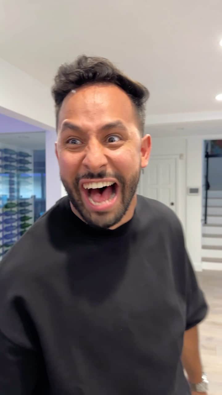 Anwar Jibawiのインスタグラム：「Every younger sibling 😂🎮 @adamw」