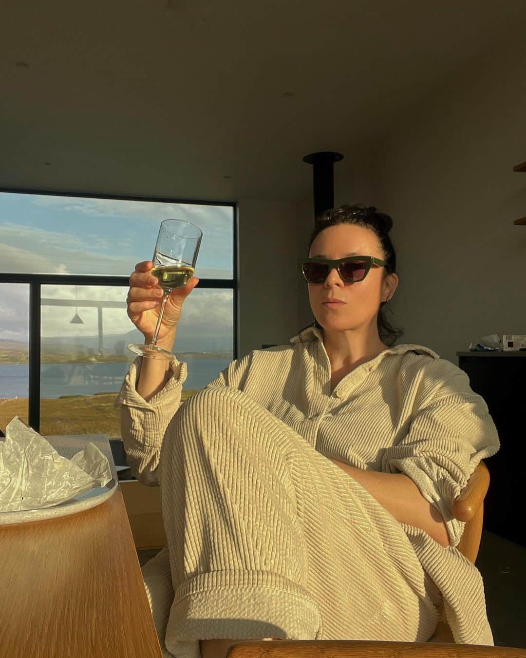 ギャランス・ドレさんのインスタグラム写真 - (ギャランス・ドレInstagram)「Caught in the act of drinking wine and eating stinky Camembert. Text me for more diet advice   😆  Wearing shirt and pants from @americanvintage_officiel and glasses from @massimodutti」8月23日 4時17分 - garancedore