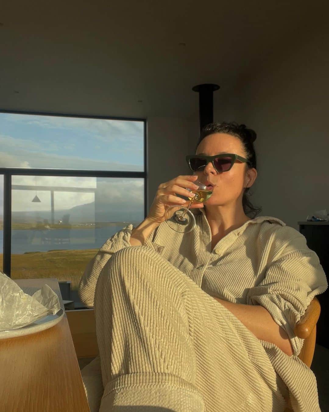ギャランス・ドレさんのインスタグラム写真 - (ギャランス・ドレInstagram)「Caught in the act of drinking wine and eating stinky Camembert. Text me for more diet advice   😆  Wearing shirt and pants from @americanvintage_officiel and glasses from @massimodutti」8月23日 4時17分 - garancedore