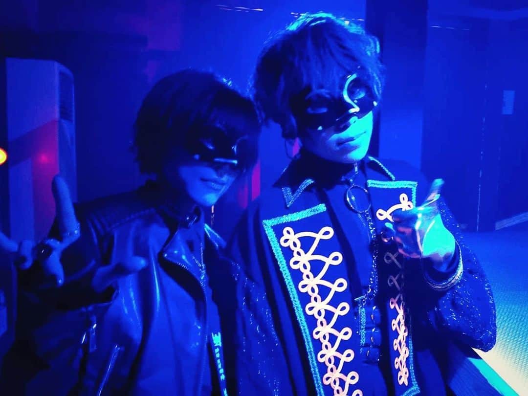 VALSHEのインスタグラム：「◢◣  NANO×VALSHE モザイクロールをステージで 待ち望んでいた再演でした 必ず、また。」