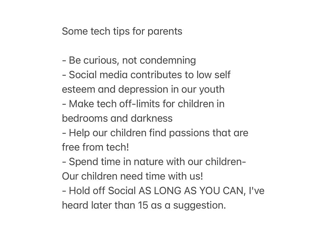 Bethany Hamiltonさんのインスタグラム写真 - (Bethany HamiltonInstagram)「As a parent, I’m really aware that technology has a dark side. As a family, we are going very low tech use in our home and it feels right! Things I notice with our boys, they seem to be thriving, they are often creating and they love learning!  I recently talked with Chris @protectyoungeyes for an @ohanaexperiences session, and here were my big takeaways mixed with some of my idea for parents to have a healthy tech home.  - Be curious, not condemning - Social media contributes to low self-esteem and depression in our youth - Make tech off-limits for children in bedrooms and darkness - Help our children find passions that are free from tech! - Spend time in nature with our children- Our children need time with us! - Hold off Social AS LONG AS YOU CAN, I've heard later than 15 as a suggestion.  Parents, what else have you learned about parenting in the digital space? I'm anticipating some epic ideas in the comments!  #parenting #familytime #techtips #momlife」8月23日 5時00分 - bethanyhamilton