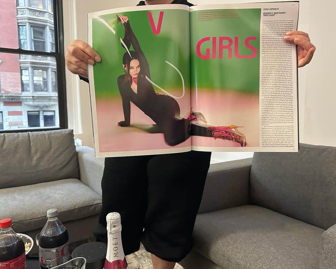 ダヴ・キャメロンさんのインスタグラム写真 - (ダヴ・キャメロンInstagram)「@vmagazine V143 fall preview 2023 on stands now (୨୧•͈ᴗ•͈)◞*♡ w my angels @mazurbate & @dennisleupold talking all things album , alchemizing & emotional (r) evolution!! thank you so much for having me @vmagazine holds such a special place in my heart 👼🏻🧸🩰    @lilly_keys   @claytonhawkins   @kalaherh  @overlyopinionatedblackperson   i love you ღゝ◡╹)ノ♡ 💞💞」8月23日 5時10分 - dovecameron