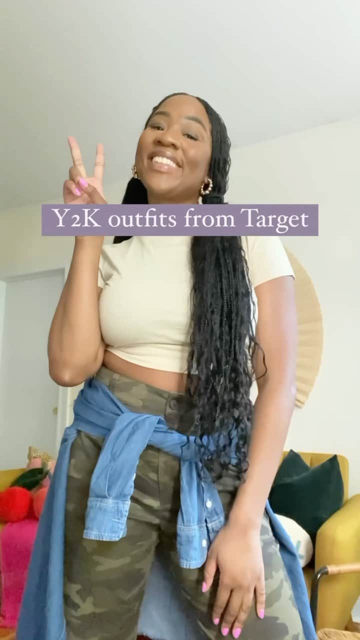 Target Styleのインスタグラム：「Butterfly clips and all. Shop more #Y2KAesthetic finds, link in bio. @alexamarieroberts」