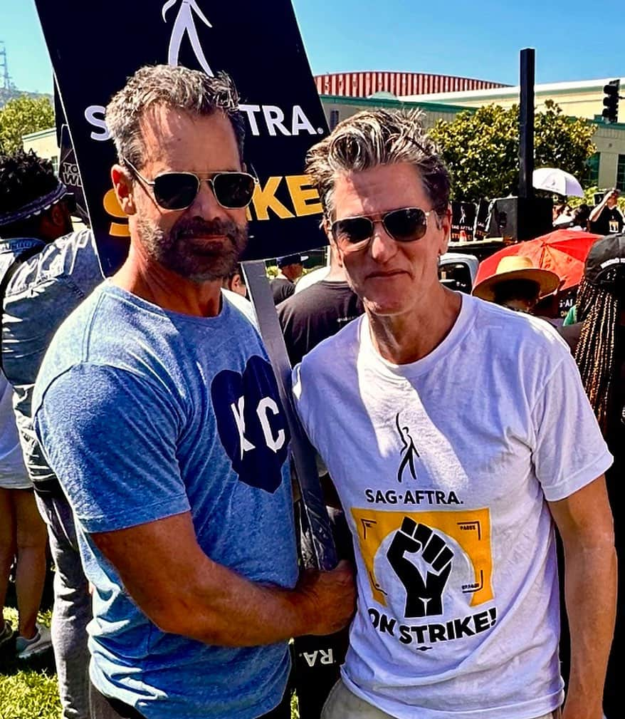 タック・ワトキンスさんのインスタグラム写真 - (タック・ワトキンスInstagram)「The SAG/WGA strike will not weaken. It will strengthen and broaden. At today’s rally @disney , leaders from unions like IATSE and TEAMSTERS reported that when their contracts are up in the coming months they will join us on the picket line at. Many already have. #UnionStrong 💪 📷#VincentVentresca」8月23日 5時33分 - tucwatkins