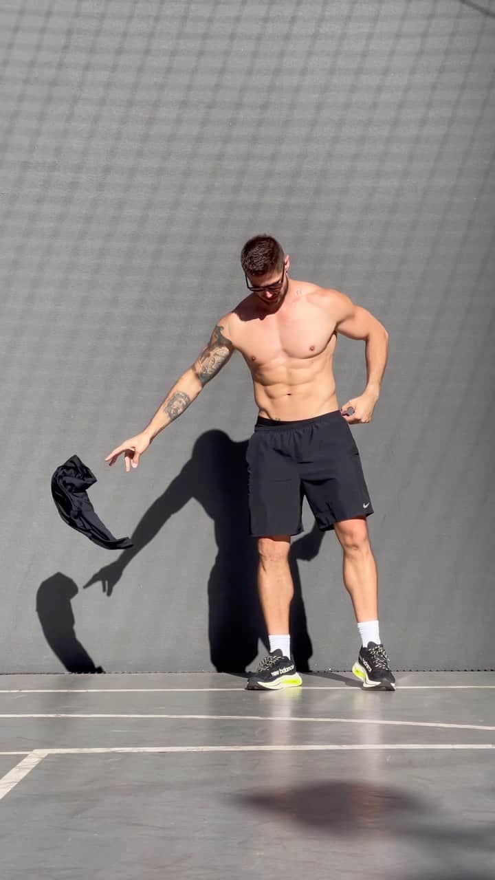Jonas Sulzbachのインスタグラム：「A meta é ser 1% melhor todos os dias 💦  @newbalance」