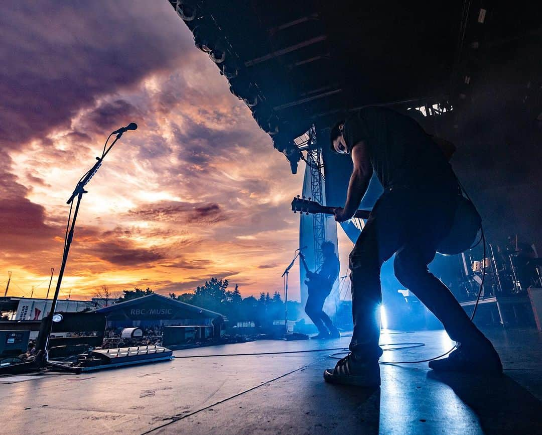 Jimmy Eat Worldさんのインスタグラム写真 - (Jimmy Eat WorldInstagram)「Thank you Toronto! 🙌🔥 See you tomorrow NYC!   Photos by @eddie24d」8月23日 6時27分 - jimmyeatworld