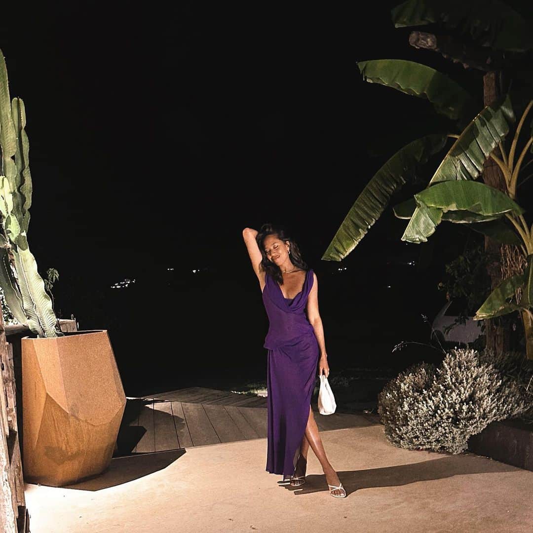 Katini Yamaokaのインスタグラム：「Summer in Barcelona & Ibiza 🍇🌞🦋🌿🩷」