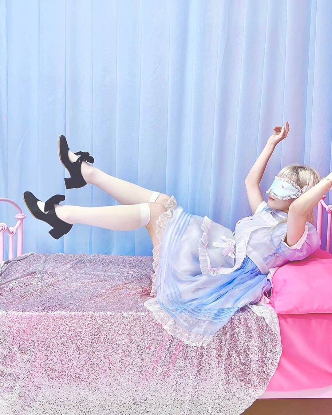 双木昭夫のインスタグラム：「Tulleよりオーガンジーの水色ドレスを「なまいきリボンスタジオ2」にお迎えしました💖 リニューアルした「なまいきリボンスタジオ2」よろしくお願いします」