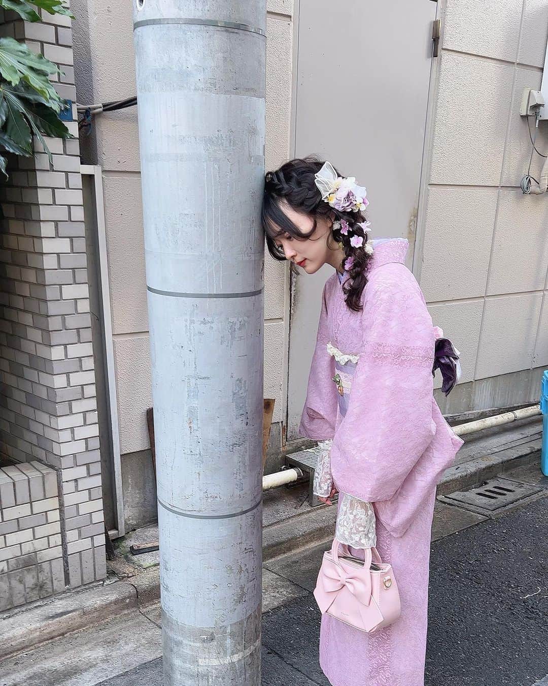 水澤彩佳さんのインスタグラム写真 - (水澤彩佳Instagram)「⁡ ⁡ 着物ラプンツェル☀️🎨💜 ⁡ @village_tokyo ⁡ 撮影で着せてもらいました♩ 帯締めにパスカルいるの、、🦎♡ 編みおろしもお花たくさんで 全部ぜーんぶちょうかわいい、、！！！！ ⁡ あと3パターンプリンセス着物着せてもらったの なんだと思う〜？？💭💭 ヴィレッジさんの方のインスタリールみてね👸 ⁡ ⁡ ⁡ ⁡ ⁡ ⁡ #浅草浴衣レンタル  #浅草着物レンタル  #浅草浴衣  #浅草着物 #asakusa  #ヴィレッジ #浅草カフェ #浅草ランチ #浴衣ヘアアレンジ  #浴衣ヘアセット  #着物ヘア  #着物ヘアアレンジ  #東京観光  #浅草観光　 #ラプンツェル  #ラプンツェルヘア  #ラプンツェルコーデ」8月23日 17時41分 - m_i_zun