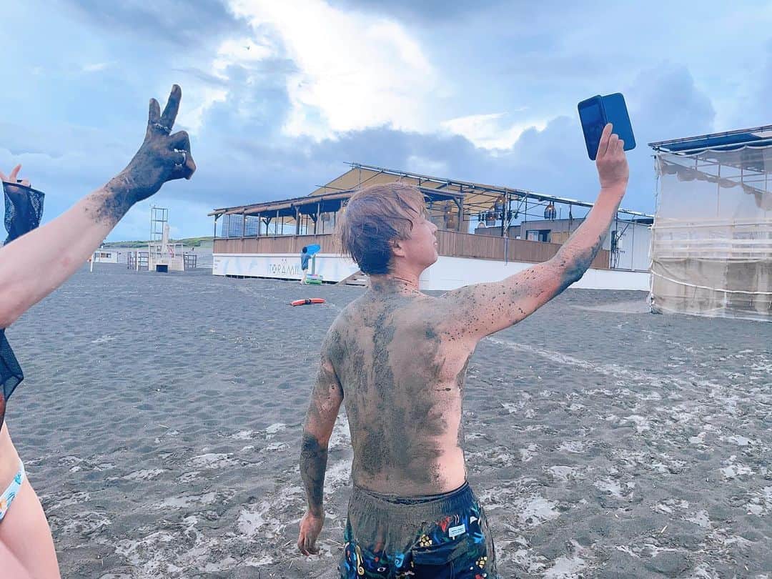 加藤 聖也さんのインスタグラム写真 - (加藤 聖也Instagram)「. 夏してきた☺️🏖️🍖 楽しすぎた！  皆様ありがとうございました😊🤲🏻  #夏 #summer #BBQ #海 #sea #江ノ島 #鵠沼海岸」8月23日 16時19分 - se1ya_kato