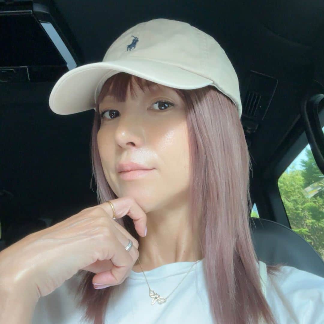 のインスタグラム：「. . 夏休みもあと少し、、、 宿題終わっているのかな？とたずねると、 終わっていない様子😅 特に算数ドリル的なやつとか、自由研究とか、、、 私も夏休み後半までやらないでいるタイプで、 この時期無茶苦茶ブルーになってたな〜😩. . . ひとまずお寿司🍣食べて フラペチ飲んでヤル気出そうか〜😌 といった感じ。。。 . . #夏休みもあと少し  #夏休み  #宿題終わらない  #ひとまず  #回転寿司  #フラペチーノ」