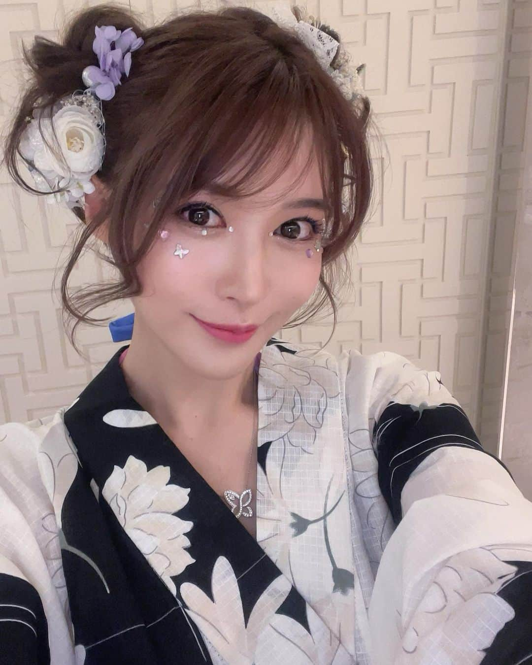 相沢みなみのインスタグラム：「S2O Taiwan🩵🚿✨ At the first day I weared yukata too👘🌟 I was there for VVIP💥 At the end of this festival, I saw a beautiful fire works at the most closest area🎆 It made me most excited in this day🎇 . S2O台湾🥽💦🚿✨ 初日では浴衣も着ました👘💛 この日の1番の盛り上がり、打ち上げ花火をびしょ濡れになりながら間近で見れて大感動🎆🎇🌟（花火の動画あり🤩🎥） ド派手にやっちゃうから流石S2O😎🩷w . #s2o #s2otaiwan #taiwan #taipei  #台湾 #s2o台湾 #台北  #music #musicfestival #edm  #techno #technomusic #edmlifestyle   . #相沢みなみ  #minamiaizawa #相澤南」