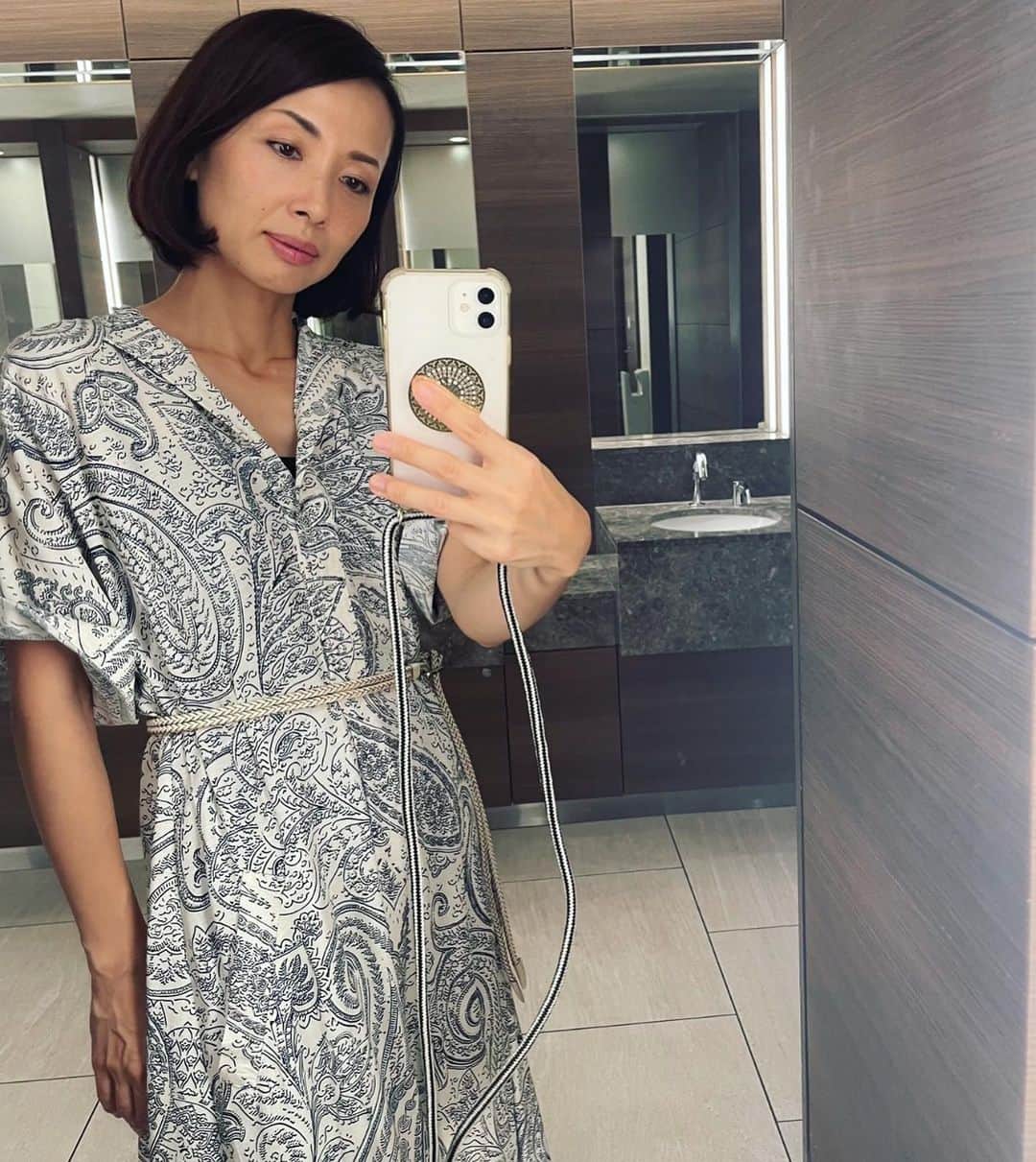 のインスタグラム：「今日は素敵な女性にお会いできたり、カフェで店員さんに嬉しい言葉をかけてもらったり、なんだかいい日だ🩵🩵🩵お気に入りのワンピースと👗」