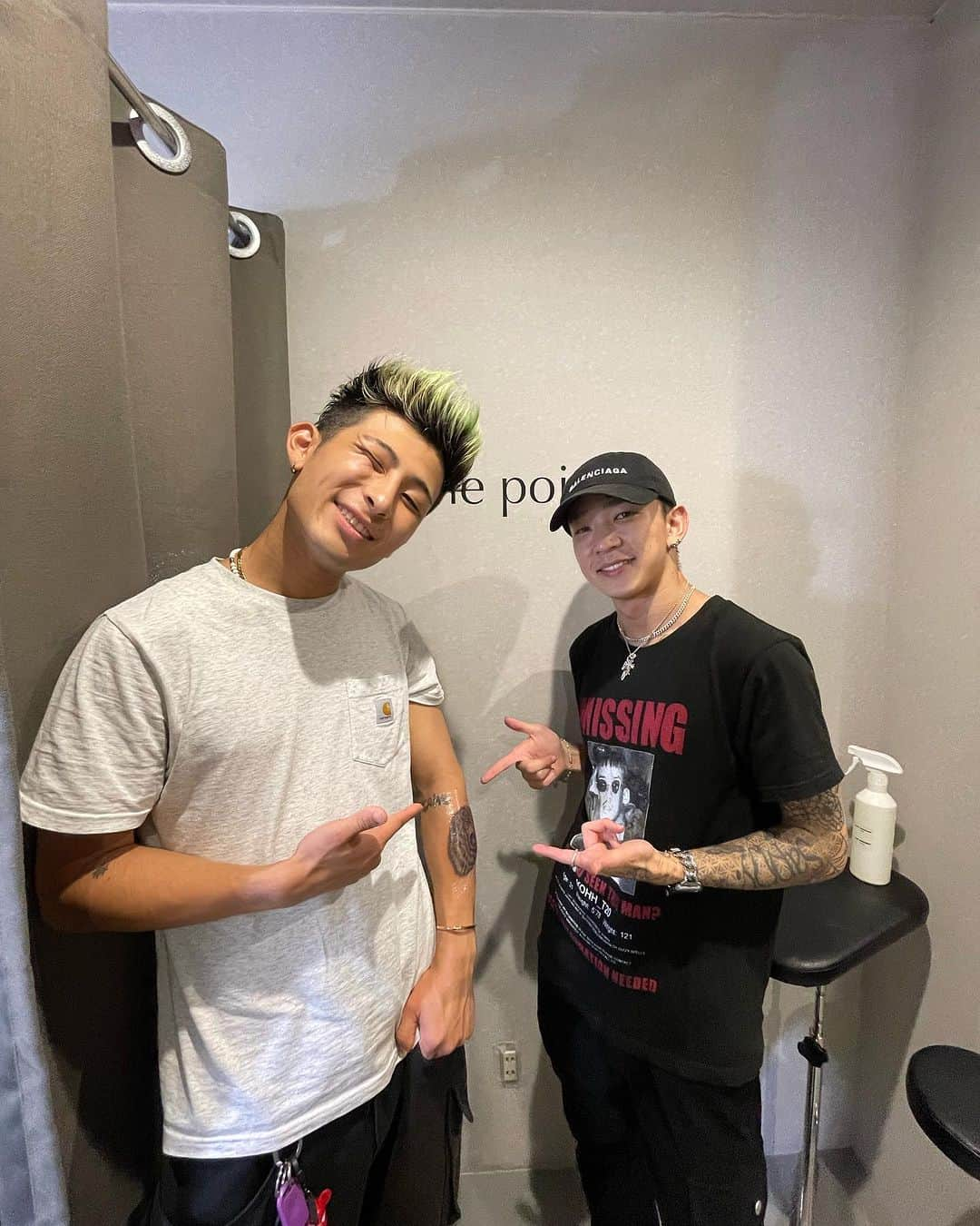 JustIn (ジャスティン)さんのインスタグラム写真 - (JustIn (ジャスティン)Instagram)「@tattooist_k_  @onepoint_tattoo   タトゥー彫って頂きました🥺  ライオン🦁 意味は「命をかけて戦う者」です 命を賭ける覚悟のある奴は強い。 俺も命をかけて東京ドームに立つ！ という誓いを込めて入れました。  近々侍のタトゥーも入れてもらいます！その意味も同じです！  ソルト君に紹介してもらった京さん めちゃくちゃいい人やったなあ  佐賀出身の人なんやけど 佐賀は「夜景よりも星空の方が綺麗らしい」笑笑  #tattoo #lion」8月23日 16時51分 - just_in1102