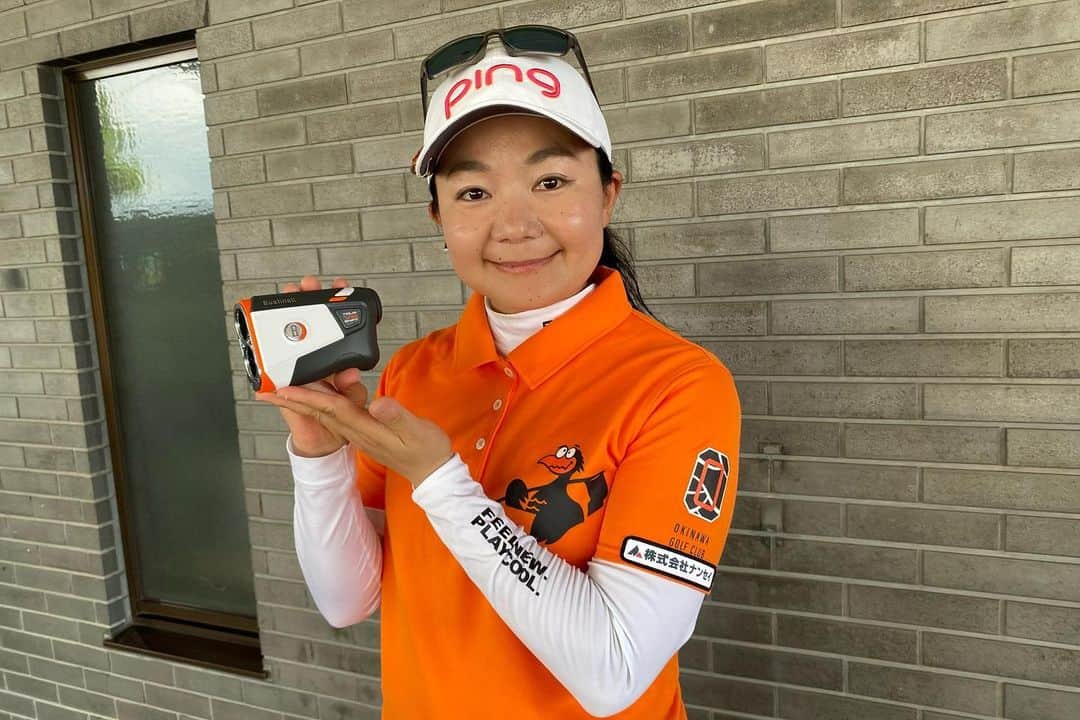 上原彩子のインスタグラム：「Bushnell のtour V6 shift を提供していただき、Lady Goのイベントで使用しました🏌️‍♀️  ピンに当てやすく進化していて、凄く使いやすいです！  今は、ツアーでも測定器が使える様になっているので 私の強い味方になってくれます♪  @bushnellgolf.jp ご提供ありがとうございました😊  #ゴルフ #イベント #ブッシュネル」