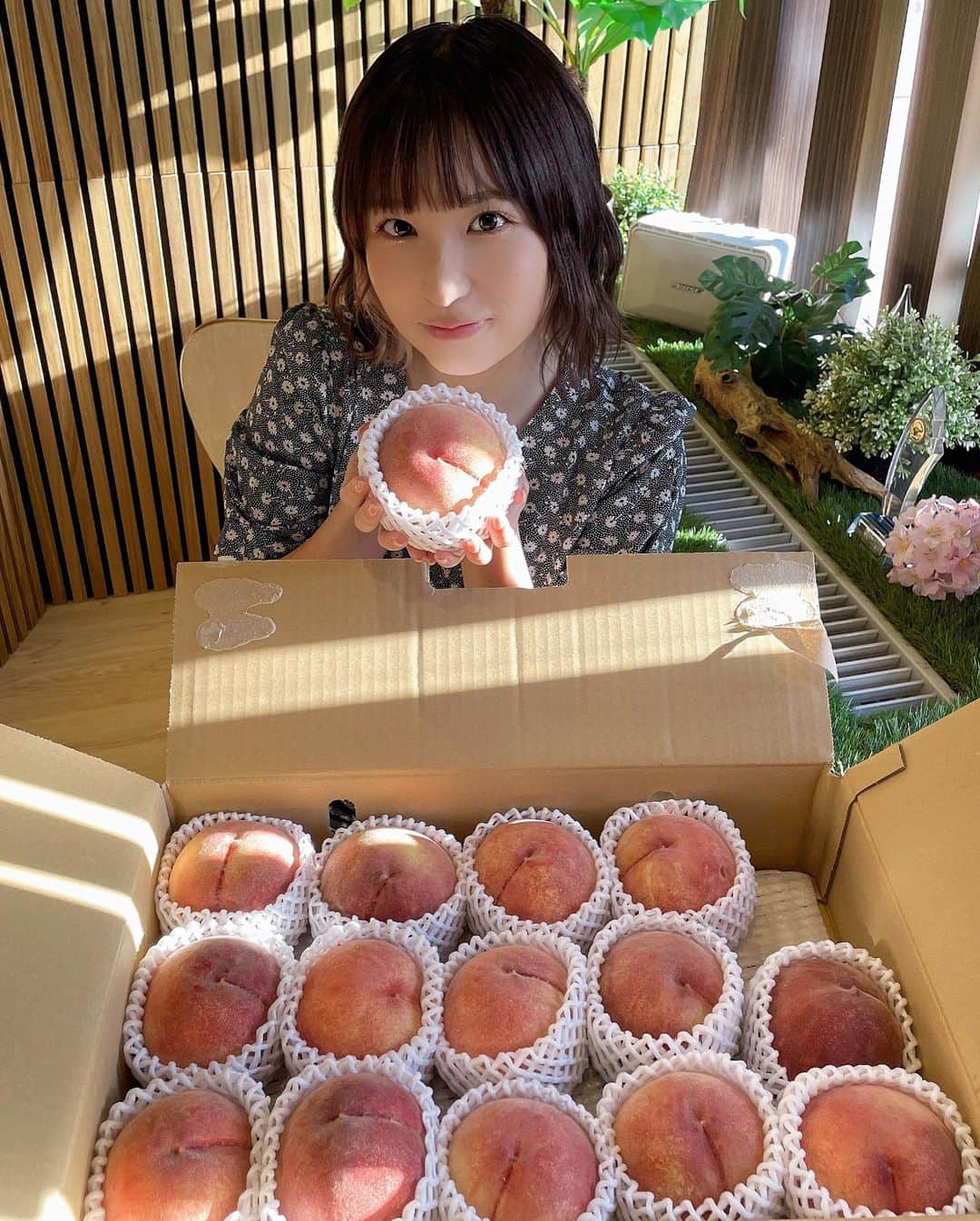 栄川乃亜さんのインスタグラム写真 - (栄川乃亜Instagram)「♡♡♡  毎年たくさんの桃を 送ってくれてありがとう🍑  事務所のみんなで分けて 美味しく頂きました！！！！  #桃 #プレゼント」8月23日 16時54分 - noa_eikawa